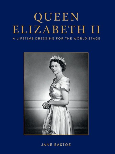 Queen Elizabeth II: A Lifetime Dressing for the World Stage - Image 3